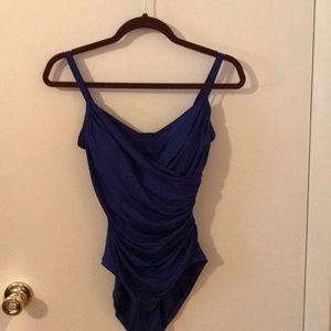 Jantzen front cross sheath swimsuit